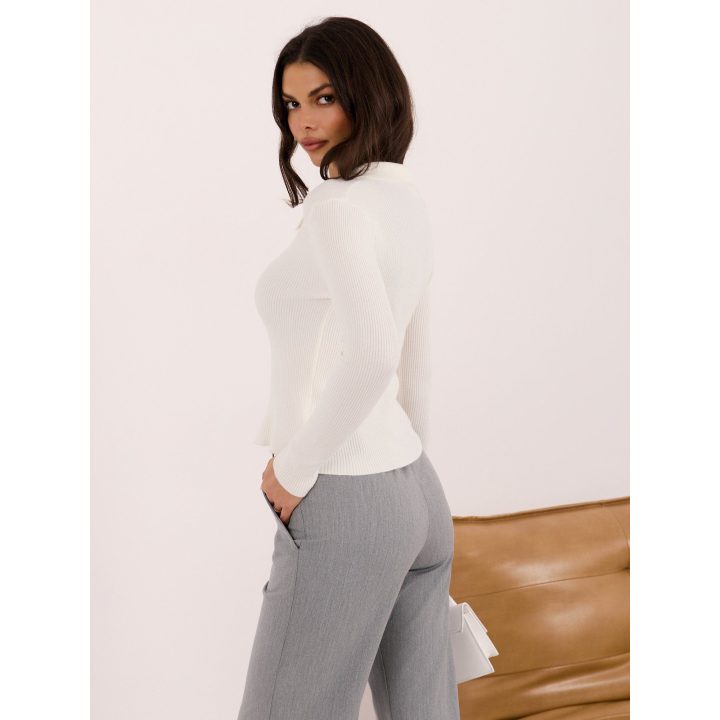 Moteriškas rumbuotas susegamas megztinis ITALY MODA, kreminis