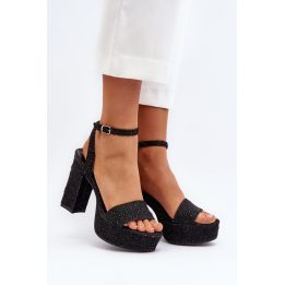 Sandalai su kulnu Step In Style – juoda