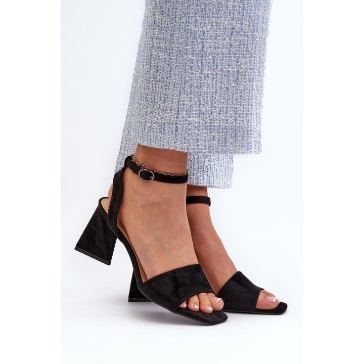 Moteriškos basutės su 10 cm kulnu, STEP IN STYLE, juodos