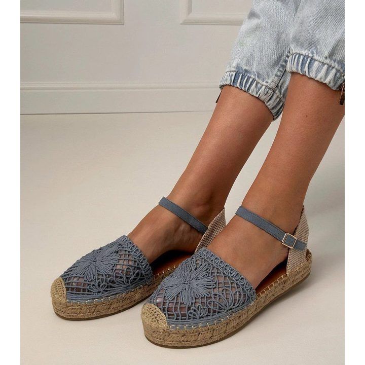 Moteriškos espadrilių tipo basutės su ažūriniu viršumi, mėlynos