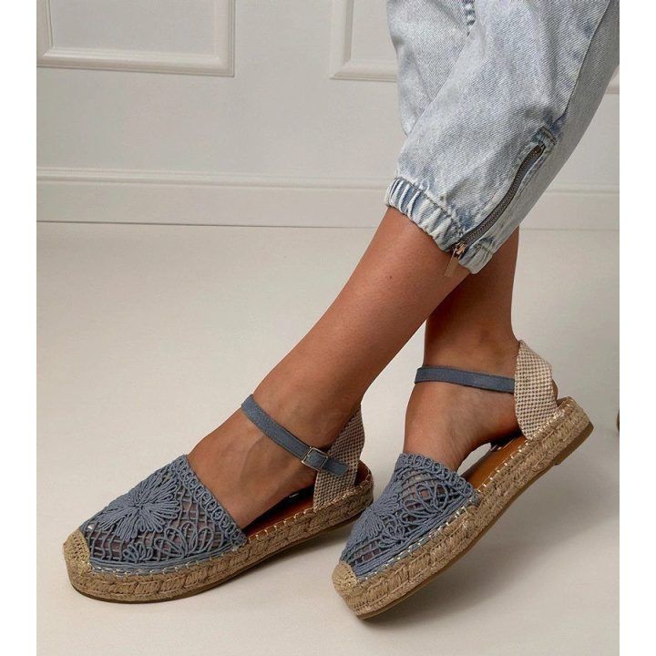 Moteriškos espadrilių tipo basutės su ažūriniu viršumi, mėlynos