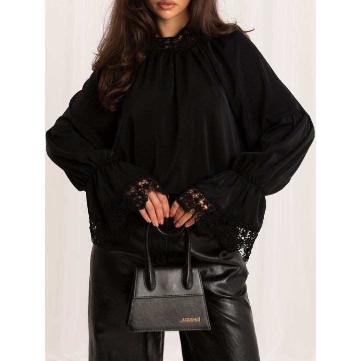 Moteriška palaidinė su nėrinių apdaila Italy Moda, juoda