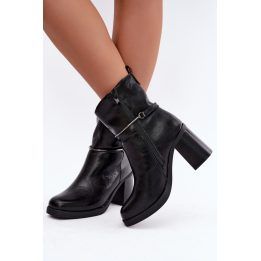 Aulinukai su dekoratyviniu dirželiu Step in style – juoda