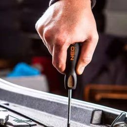 Tiksliųjų atsuktuvų rinkinys su ergonomiška konstrukcija NEO Tools, 16 vnt