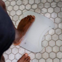 Kūno svarstyklės su 44 mm LED skaitmenimis Homedics Essential, iki 180 kg