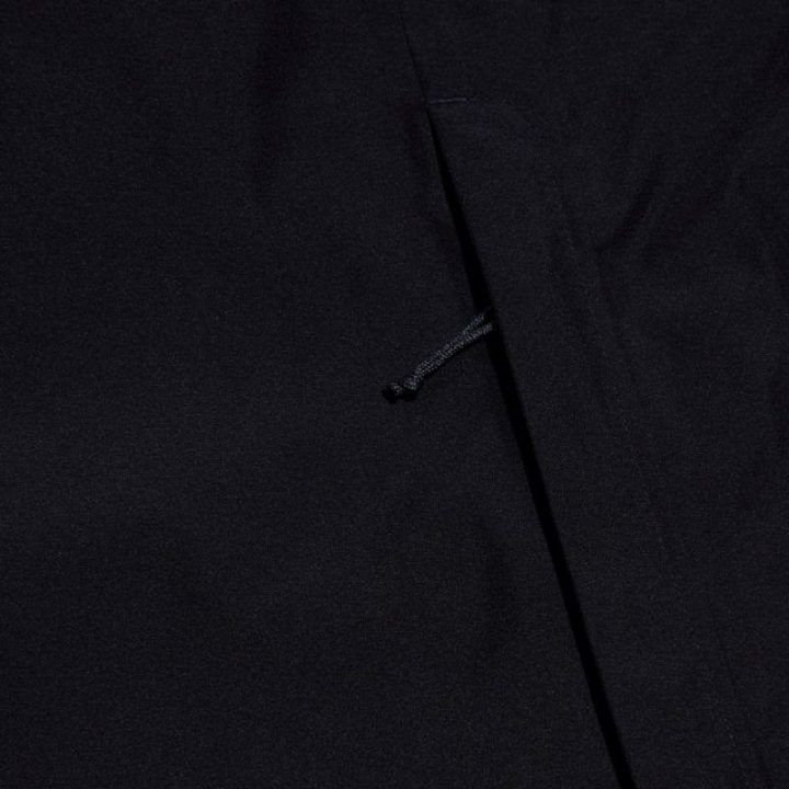 Vyriška neperšlampama striukė Berghaus Deluge Pro 3.0, juoda