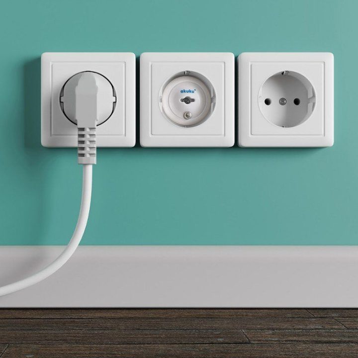 Elektros lizdų apsaugų rinkinys su rakteliu Akuku, 6 vnt