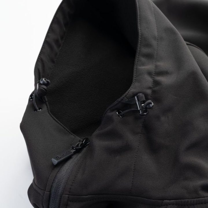 Moteriška softshell striukė su flisiniu pamušalu