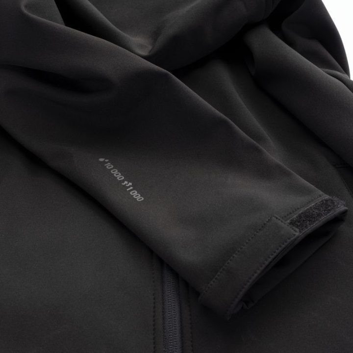 Moteriška softshell striukė su flisiniu pamušalu
