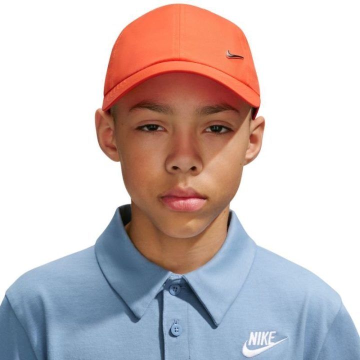 Vaikiška kepurė su snapeliu Nike Dri-FIT Club, oranžinė