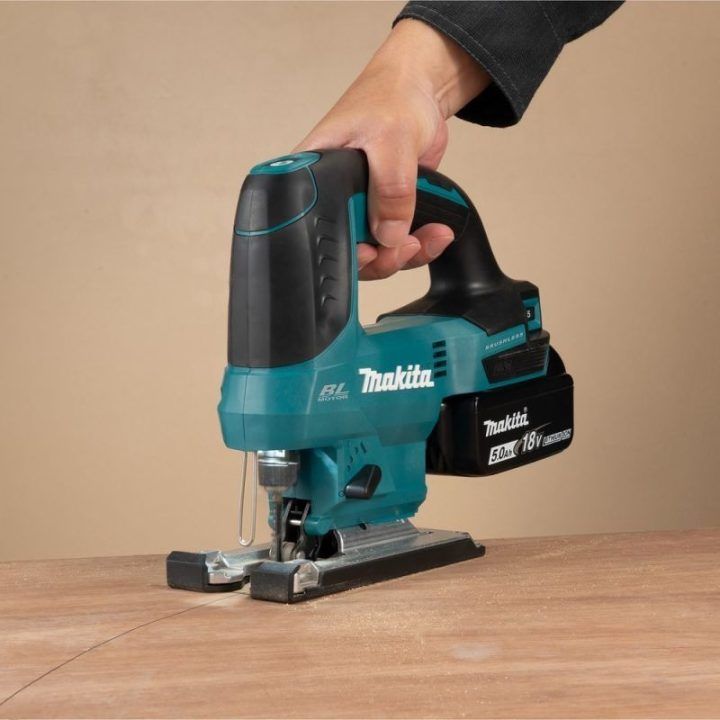 Akumuliatorinis siaurapjūklis 18 V Makita DJV184Z, juodas ir žalias