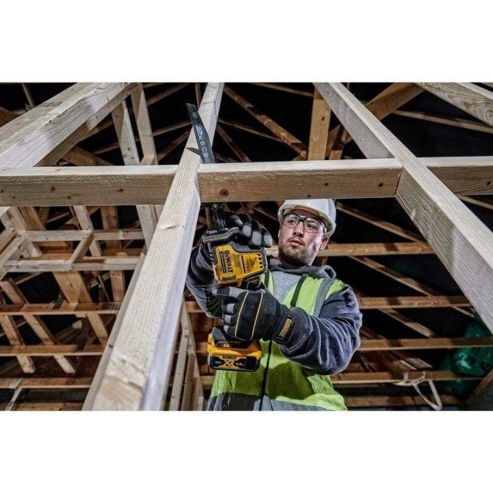 Akumuliatorinis pjūklas DEWALT DCS369NT-XJ, 18 V, juodas ir geltonas
