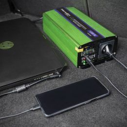 Automobilinis įtampos keitiklis Qoltec Monolith, 12 V į 230 V