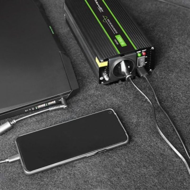 Automobilinis inverteris Qoltec Monolith, 1200 W, juodas