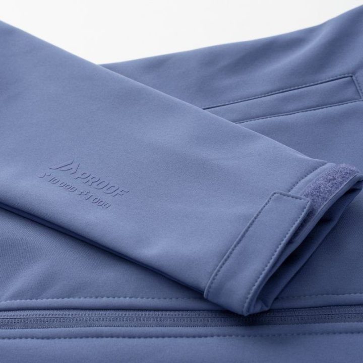 Moteriška softshell striukė su reguliuojamu gobtuvu Martes