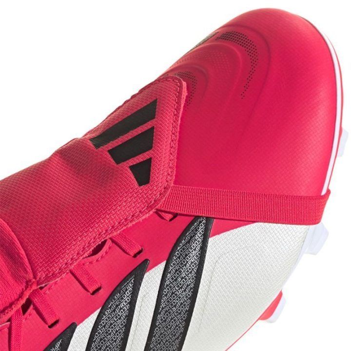 Futbolo bateliai natūraliai vejai adidas Predator Club