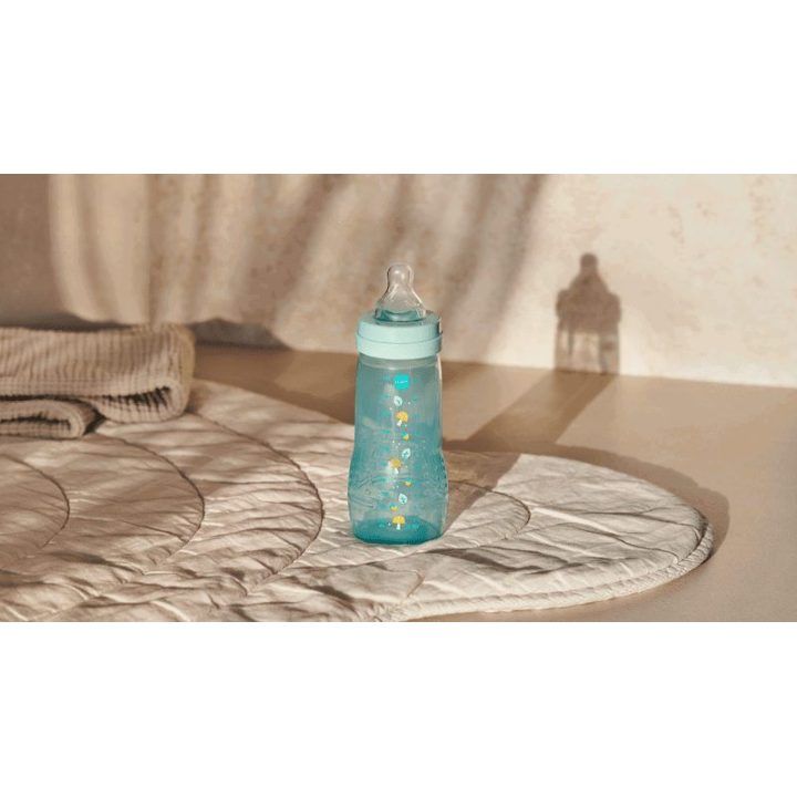Buteliukas berniukams su vaisių raštu MAM Easy Active, 330 ml