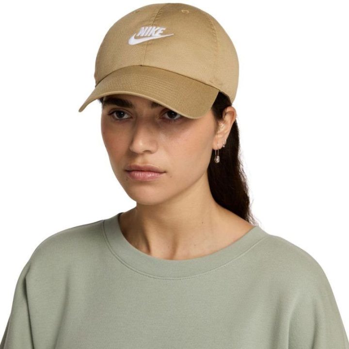 Medvilninė kepurė su snapeliu Nike Club, smėlio