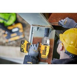 Akumuliatorinis smūginis veržliasukis DeWALT DCF900NT, 18 V