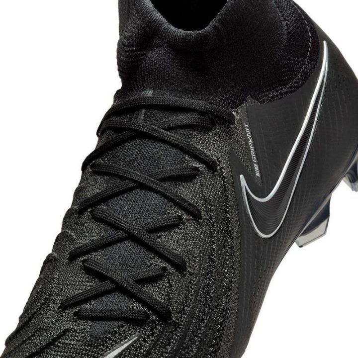 Futbolo bateliai natūraliai vejai Nike Phantom Luna II, juodi