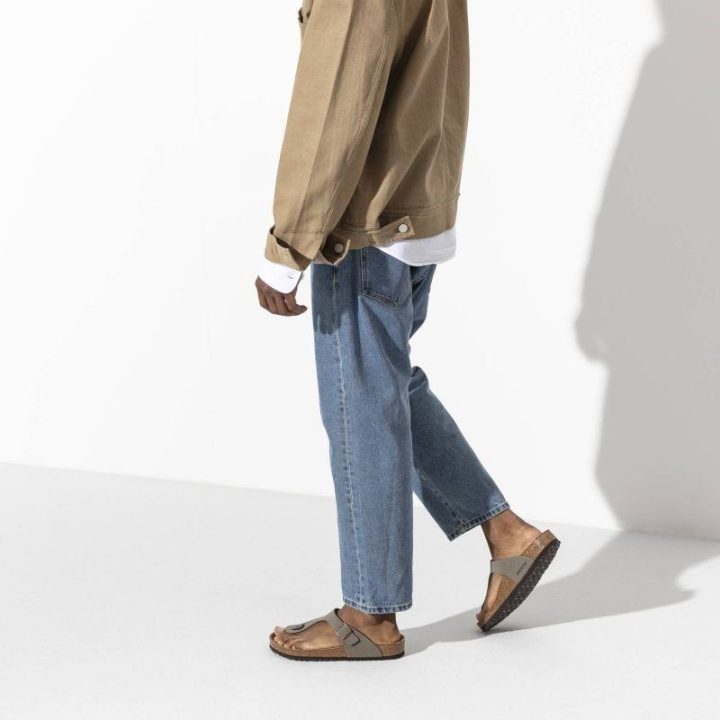 Moteriškos šlepetės per pirštą Birkenstock Gizeh, pilkos