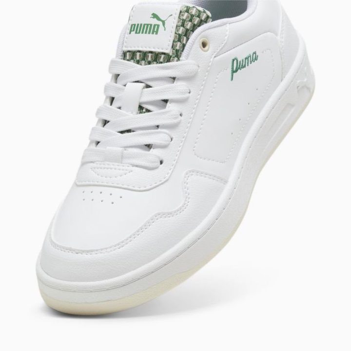 Moteriški sportbačiai Puma Court Classy Blossom, balti