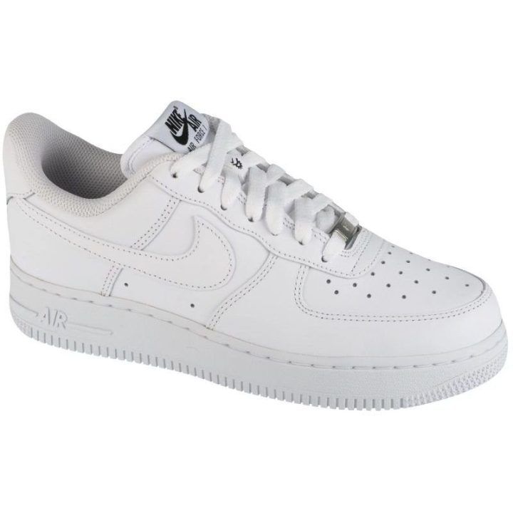 Moteriški odiniai sportbačiai Nike Air Force 1 07, balti