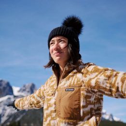 Moteriška kepurė su bumbulu Columbia Boundless Days, juoda
