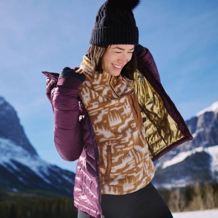 Moteriška kepurė su bumbulu Columbia Boundless Days, juoda