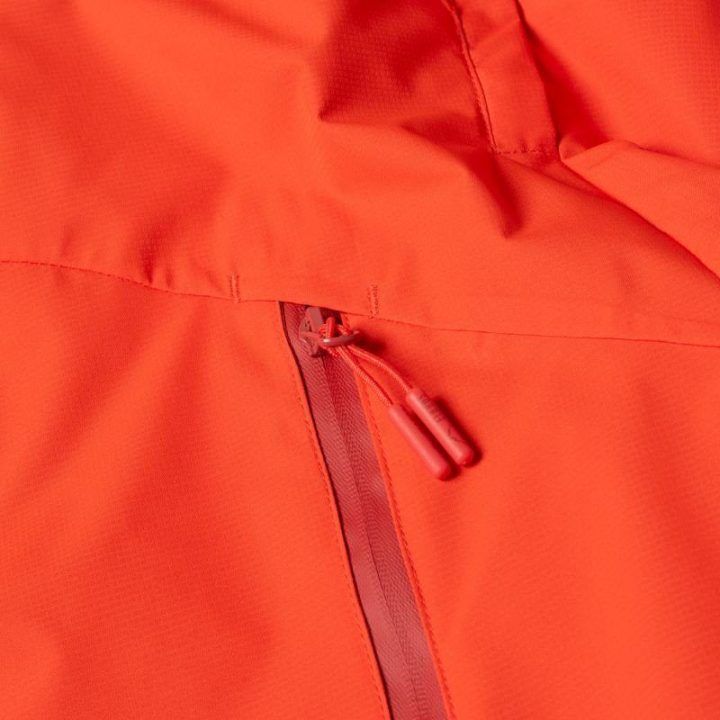 Moteriška pereinamojo sezono striukė su ActivGuard Plus® membrana Elbrus