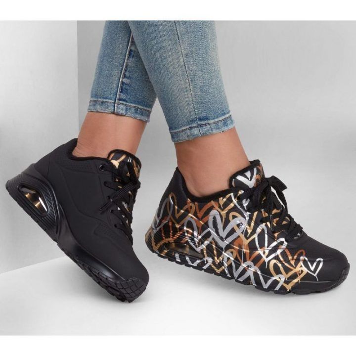 Moteriški sportbačiai su širdelių raštu Skechers Uno, juodi