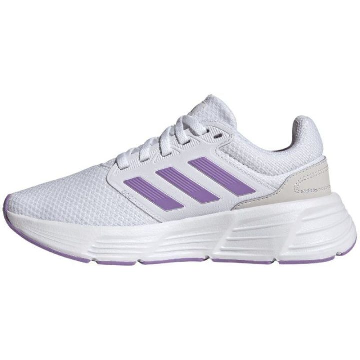 Moteriški bėgimo bateliai su Cloudfoam adidas Galaxy 6, balti