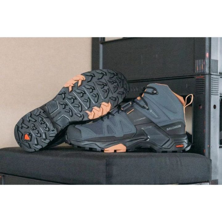 Moteriški aukšti žygio batai Salomon X Ultra 4 Mid GTX, pilki