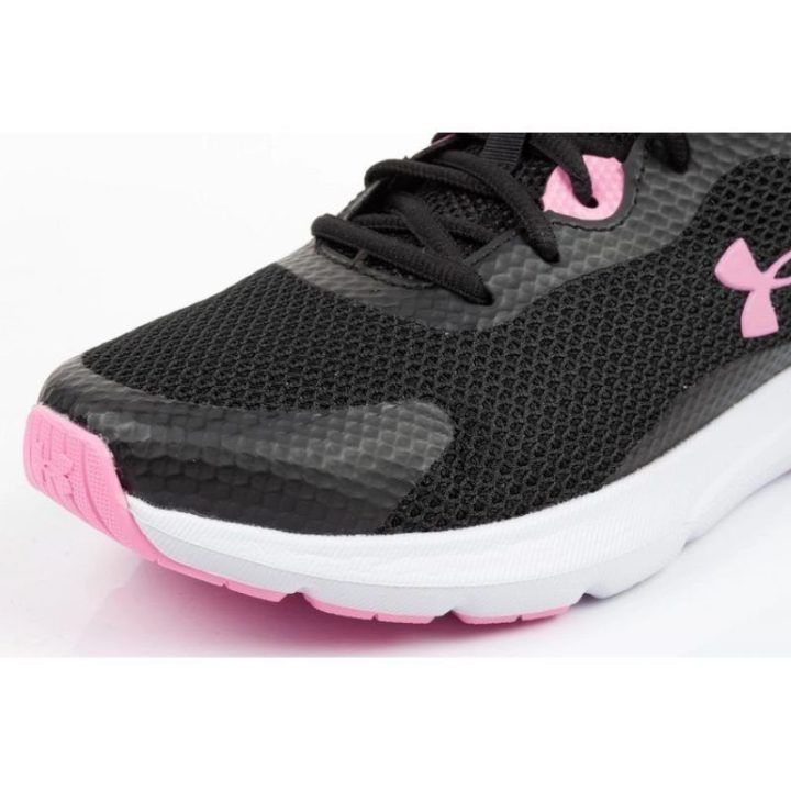 Moteriški sportbačiai su tinkliniu viršumi Under Armour, juodi