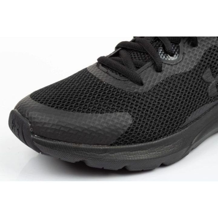 Moteriški sportbačiai su lengvu tinklelio viršumi Under Armour, juodi