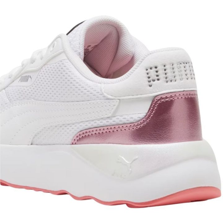Moteriški sportbačiai Puma Runtamed Platform GirlPower, balti