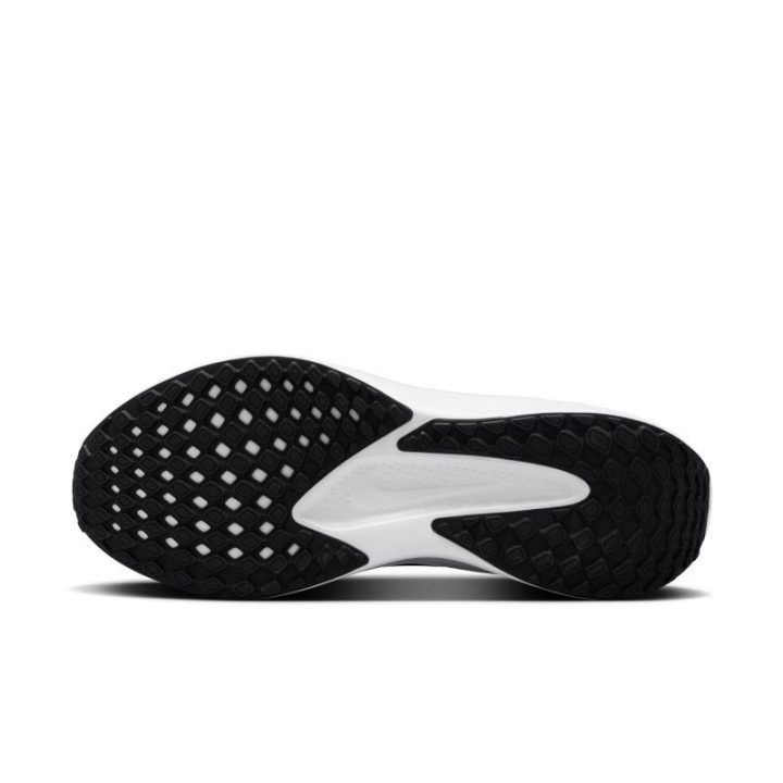 Vyriški žemo profilio batai Nike Quest 6, juodi