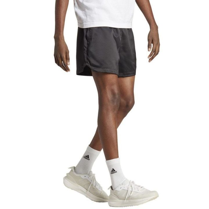 Vyriški laisvo kirpimo šortai adidas XPRESS, juodi