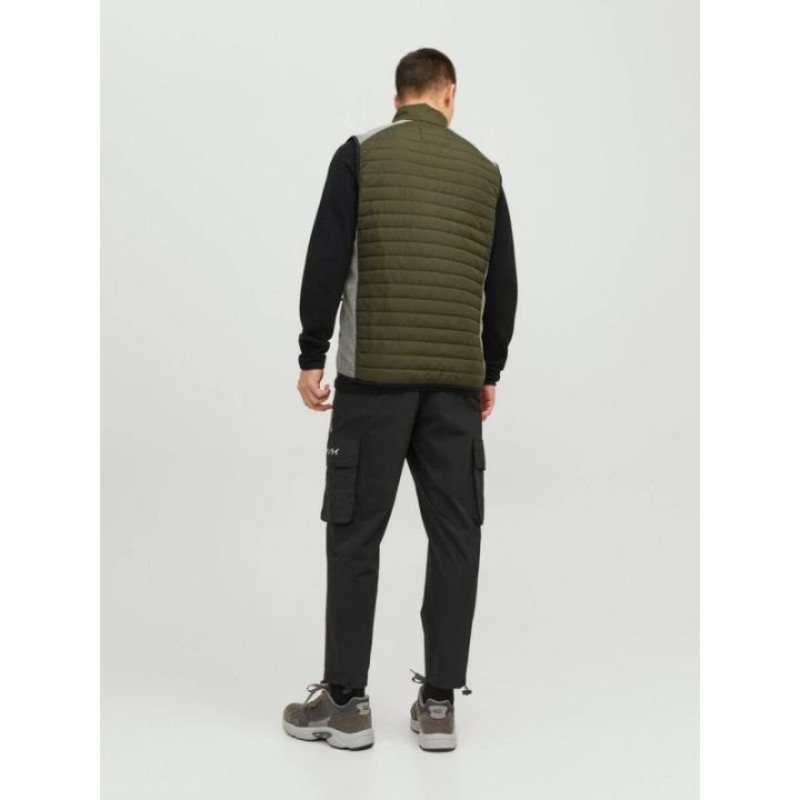 Vyriška dygsniuota liemenė su užtrauktuku Jack & Jones, žalia