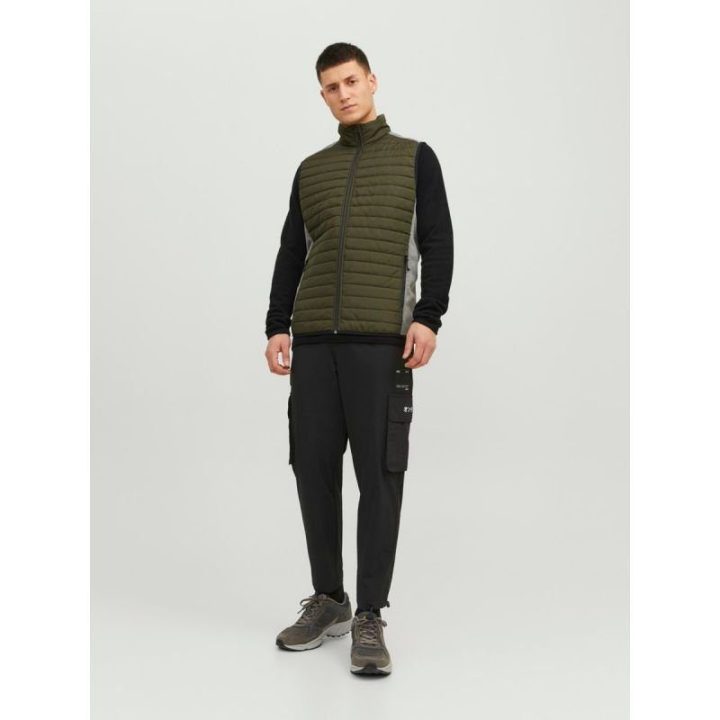 Vyriška dygsniuota liemenė su užtrauktuku Jack & Jones, žalia