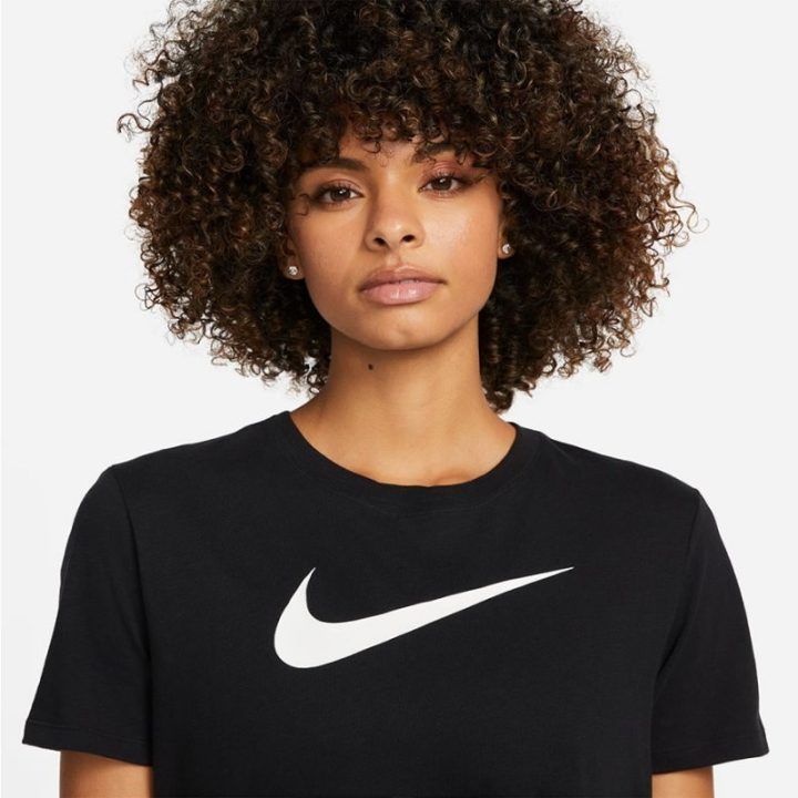Moteriški įprasto kirpimo marškinėliai Nike DF Swoosh, juodi