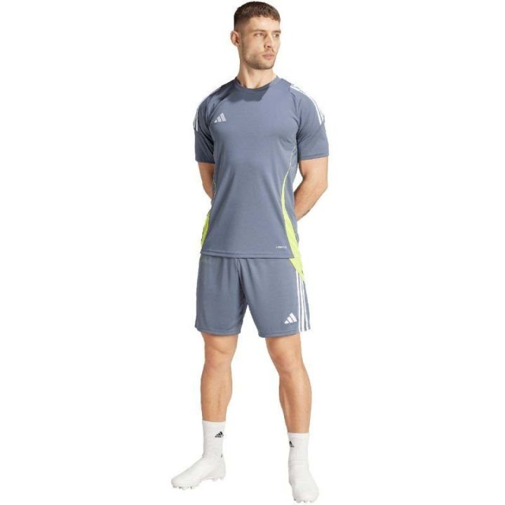 Vyriški prigludusio kirpimo marškinėliai adidas Tiro 24, pilki ir salotiniai