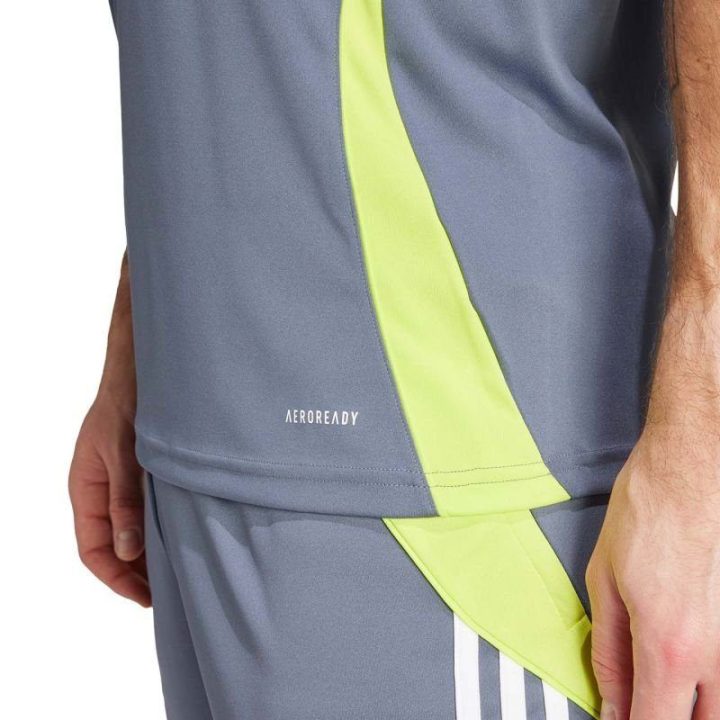 Vyriški prigludusio kirpimo marškinėliai adidas Tiro 24, pilki ir salotiniai