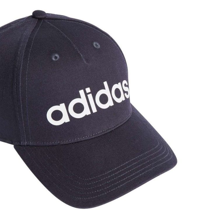 Medvilninė kepurė su snapeliu adidas Daily Cap, tamsiai mėlyna