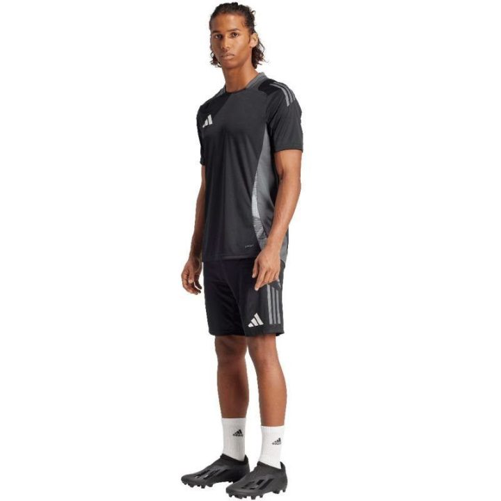 Vyriški prigludusio kirpimo marškinėliai adidas Tiro 24, juodi