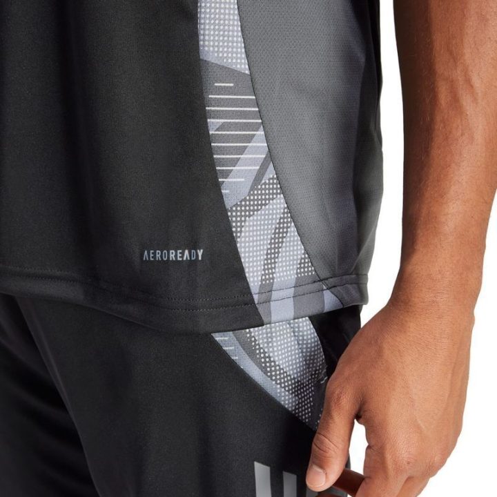 Vyriški prigludusio kirpimo marškinėliai adidas Tiro 24, juodi