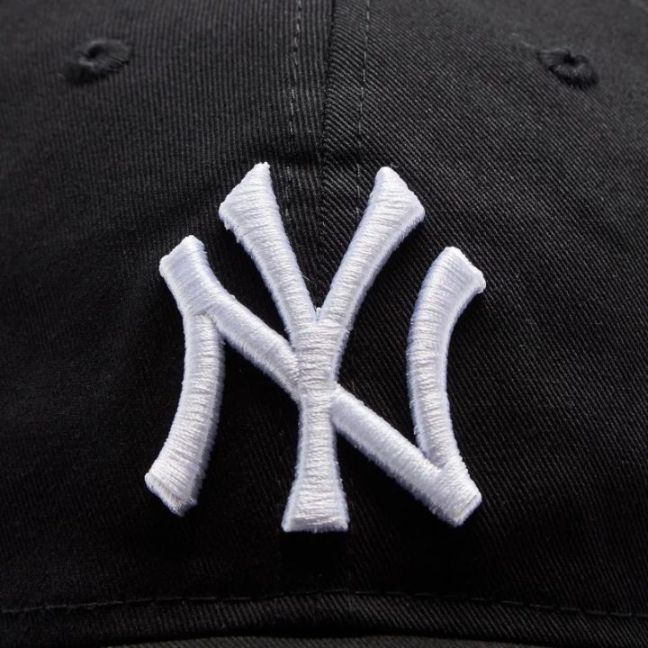 Medvilninė kepurė su New York Yankees logotipu New Era 9TWENTY, juoda