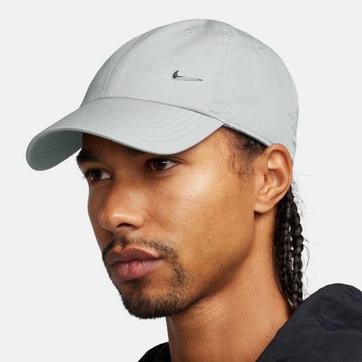 Uniseks kepurė su pusapvaliu snapeliu Nike DF Club, pilka
