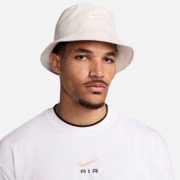 Skrybėlė su siuvinėtu Swoosh logotipu Nike Apex