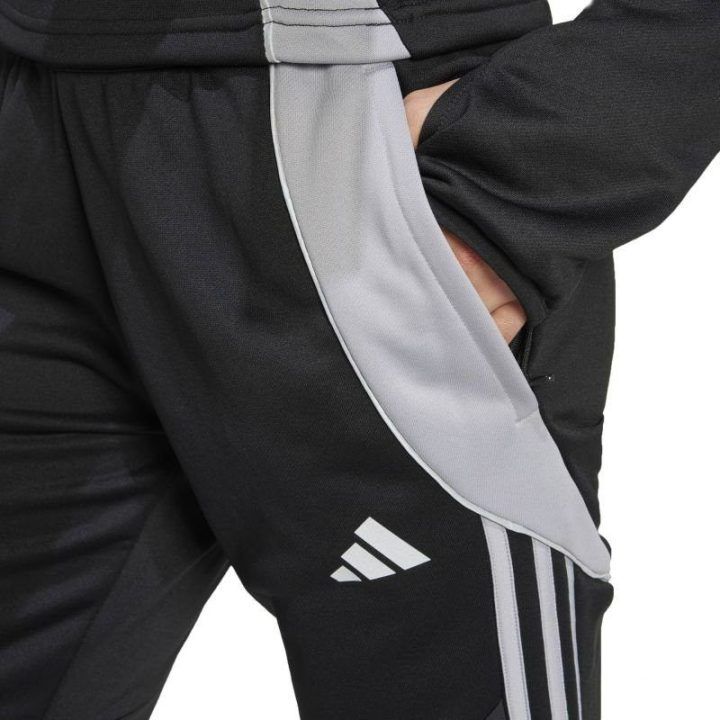Moteriškos siaurėjančios sportinės kelnės adidas Tiro 24 Winter
